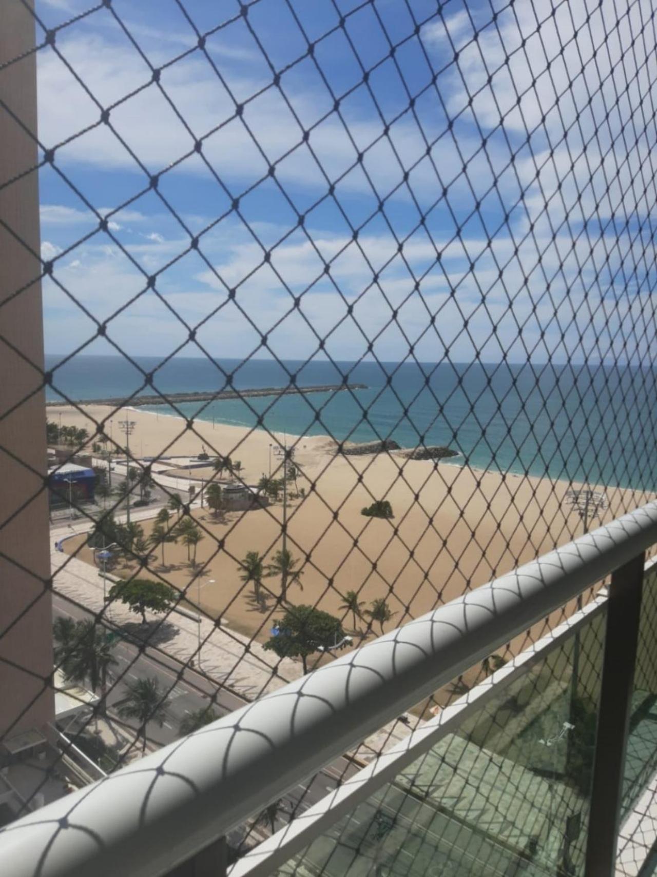 Apartamento Atlântico Com 2 Qts Beira Mar Fortaleza (Ceara)